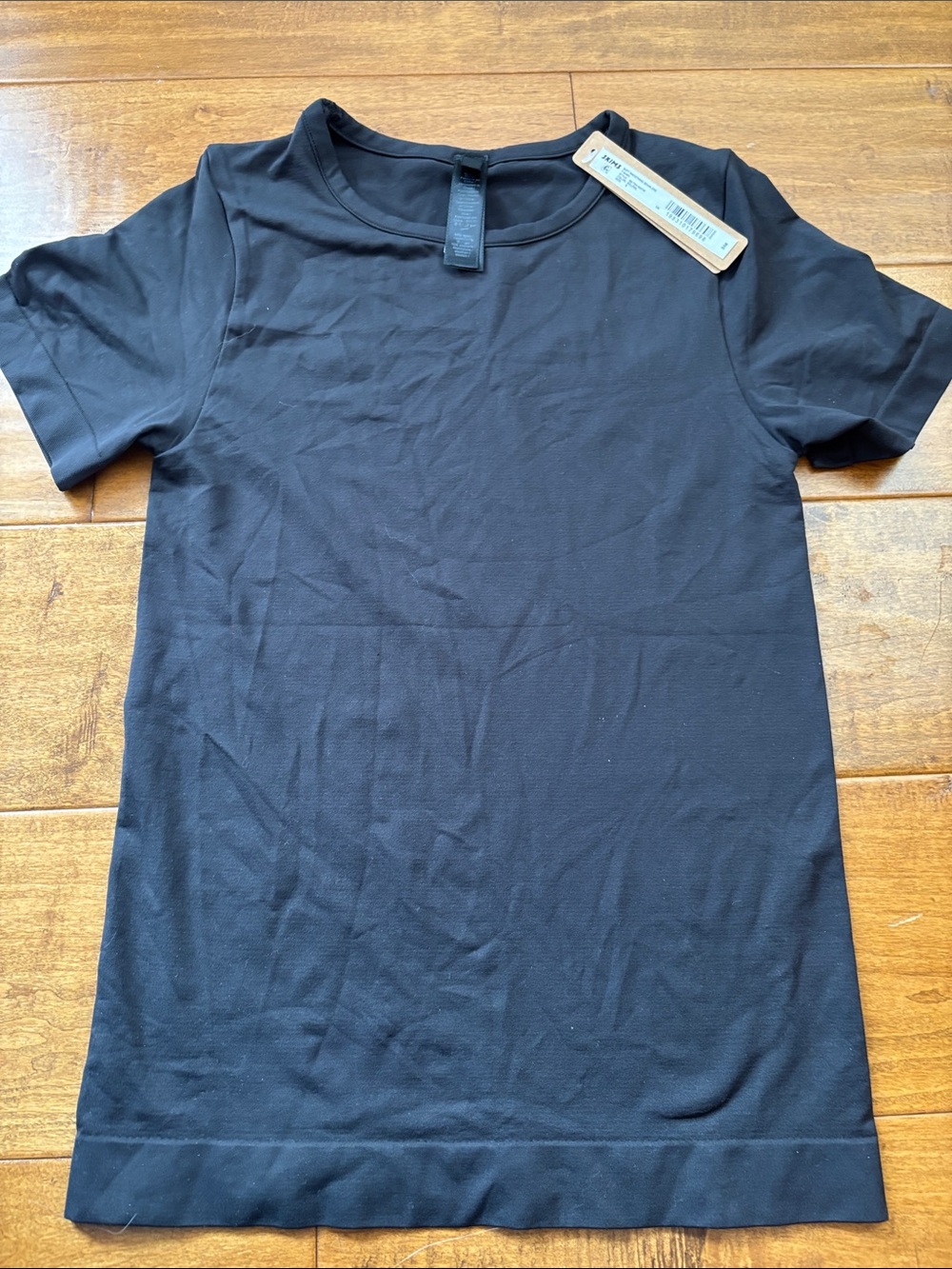 SKIMS Soft Smoothing Seamless T-Shirt Sm, SOLD OUT — THE T-Shirt To Own